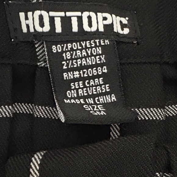 Hot Topic Black and White Plaid Mini Skirt - Picture 4 of 6